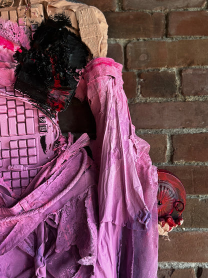 "TRASH ART" - Hole in Heart