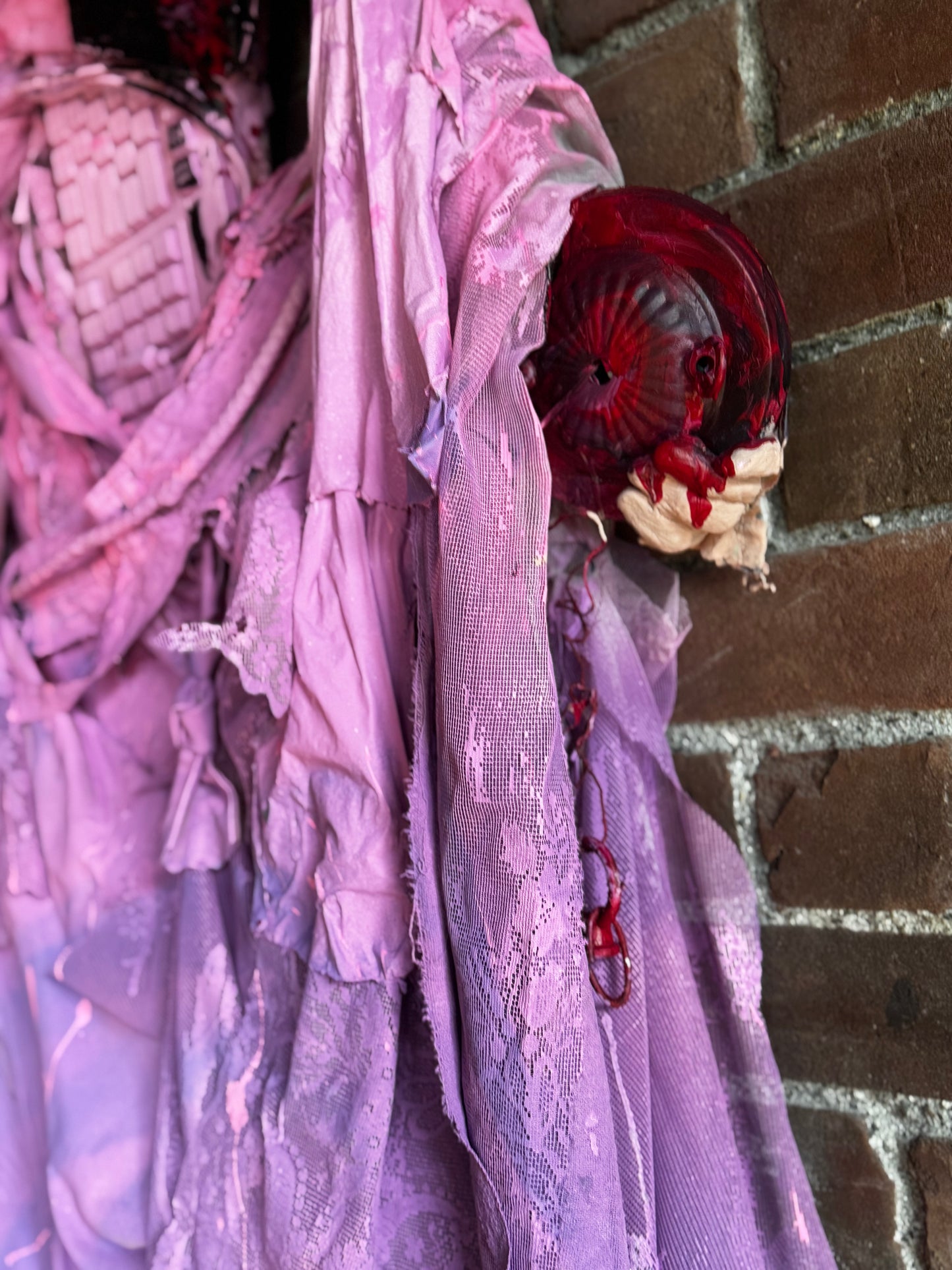 "TRASH ART" - Hole in Heart