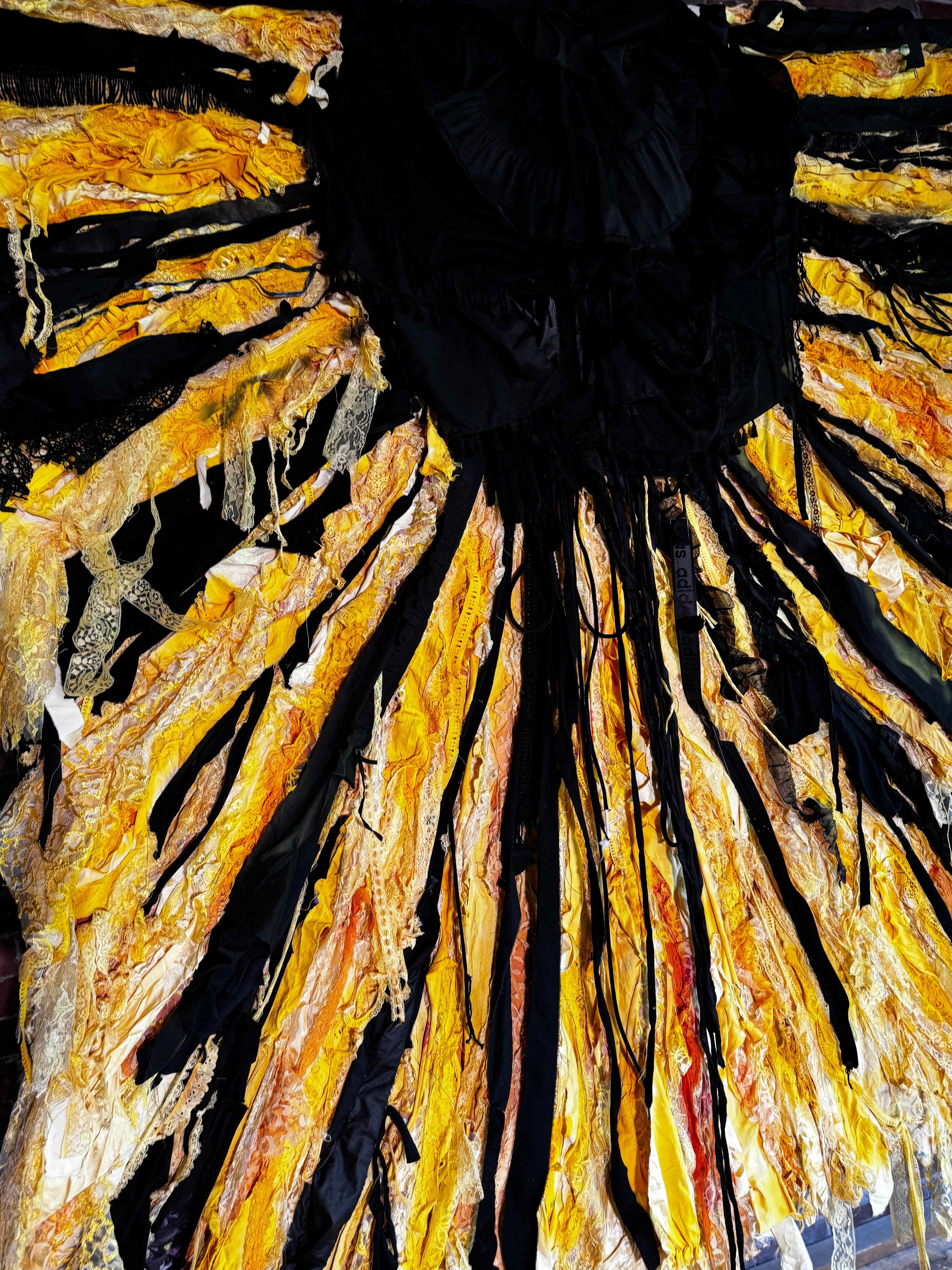 "TAPIZ RECICLADO" -  Black Hole Sun