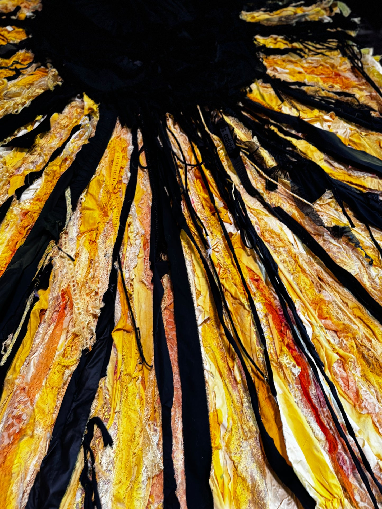 "TAPIZ RECICLADO" -  Black Hole Sun