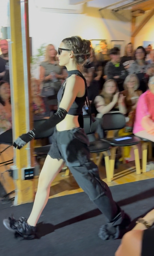 x Hybrid Jogger Black