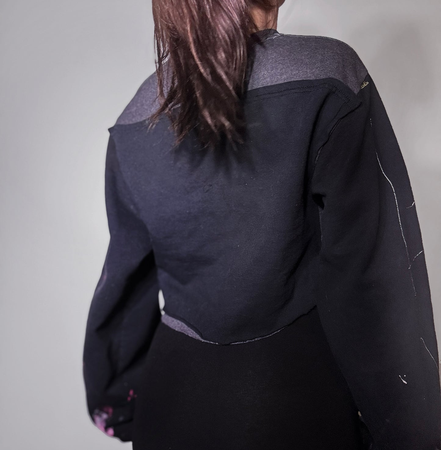 x LET HER LEAD Cropped Sweatshirt Black